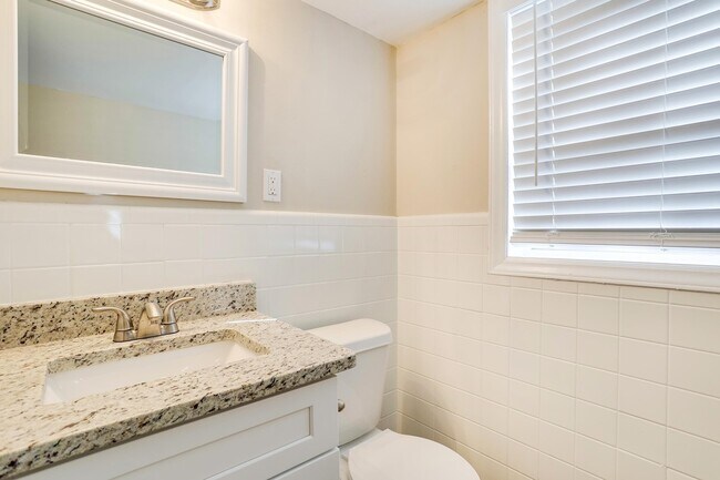 Building Photo - 2572 Glenrock Dr