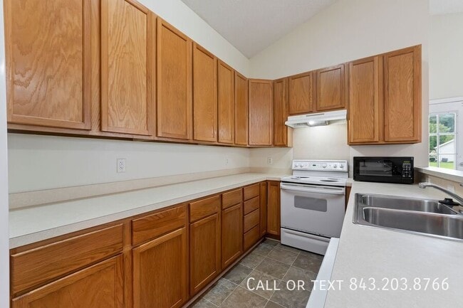 Building Photo - 202 Saturn Ct