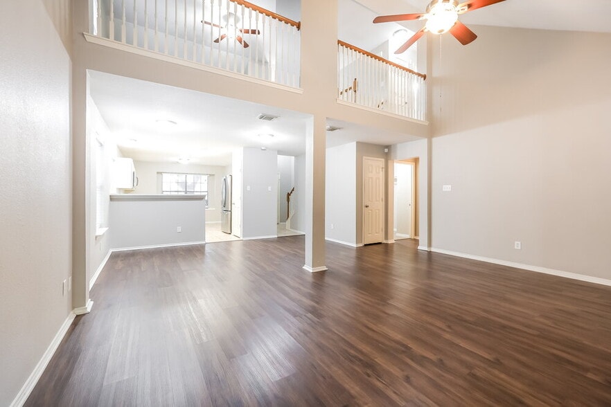 Building Photo - 6030 NW Creek Cir