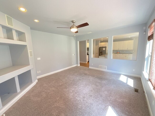 Building Photo - 6 Bedroom Home Available Near North Gate B...