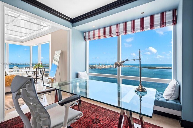 Building Photo - 1425 Brickell Ave