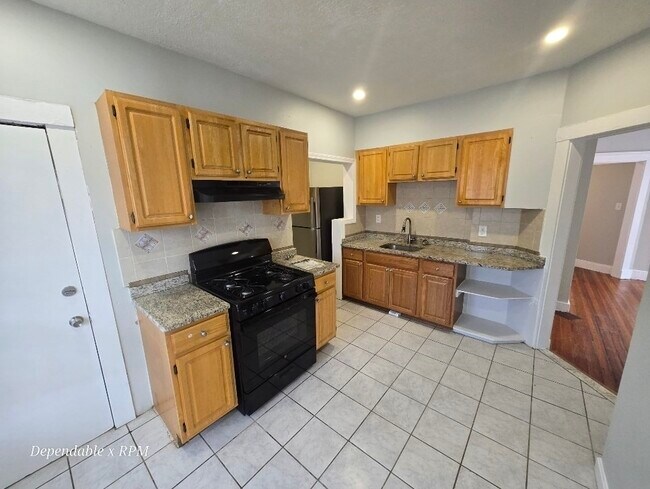 Primary Photo - 20 Maywood St
