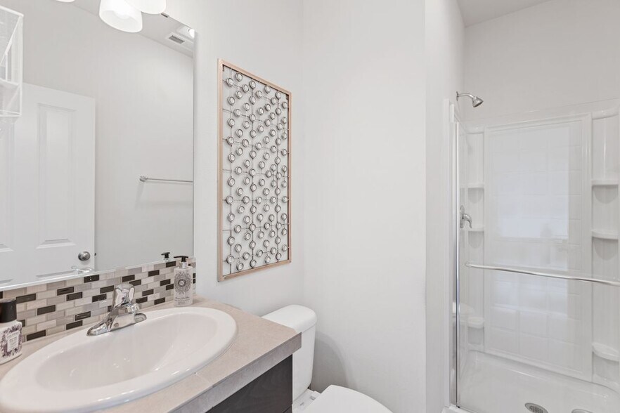 Building Photo - 9798 15th St SE