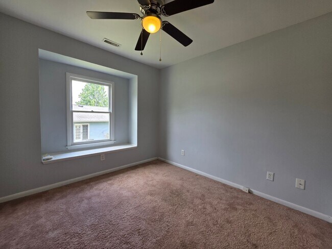 Building Photo - Charming 3-Bedroom Retreat Near Camp Lejeune's Main Gate