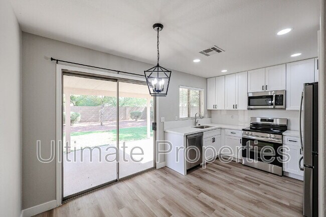 Building Photo - 15008 W Ventura St