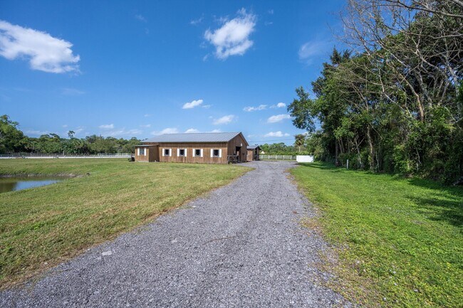 Building Photo - 13717 E Citrus Dr