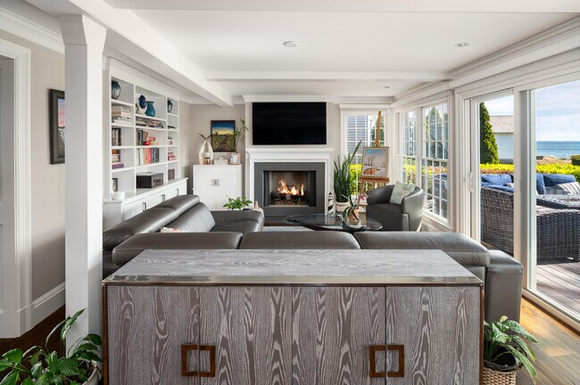 Building Photo - 187 Dolphin Cove Quay