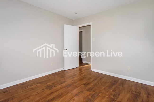 Building Photo - 1507 Mary Jane Ave