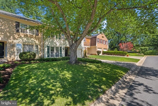 Building Photo - 9405 Chatteroy Pl