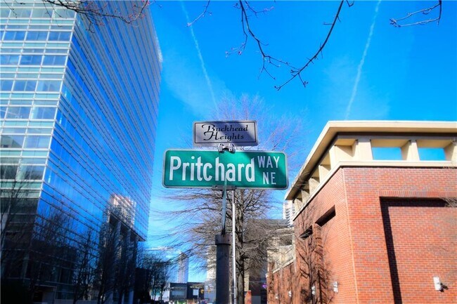 Building Photo - 4 Prichard Way NE