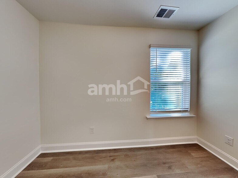 Building Photo - 1502 Brookgreen Dr