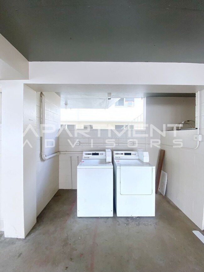 Building Photo - 2633 Nakookoo St