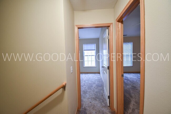 Building Photo - 15404 Townsend Ave