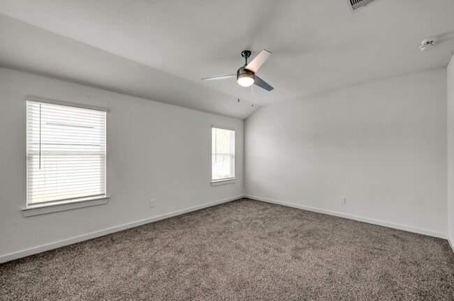 Building Photo - 647 Delicate Arch Dr