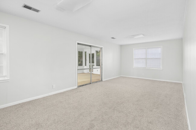 Building Photo - 1003 Coronado Ave SE