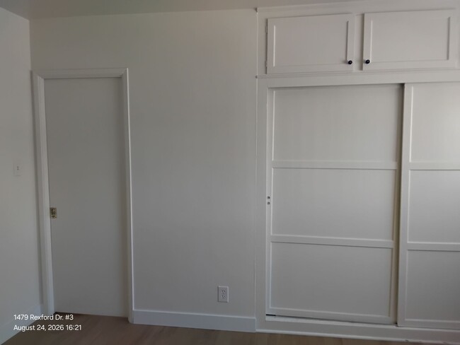 Building Photo - 238 3/4 Rexford Dr