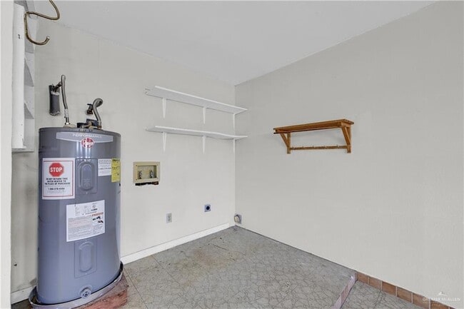 Building Photo - 2928 N 1st Ln