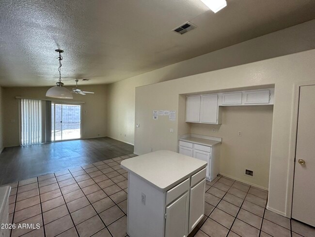 Building Photo - 51 N Del Pueblo Pl