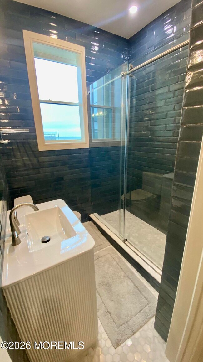 Building Photo - 1 Roseld Ave