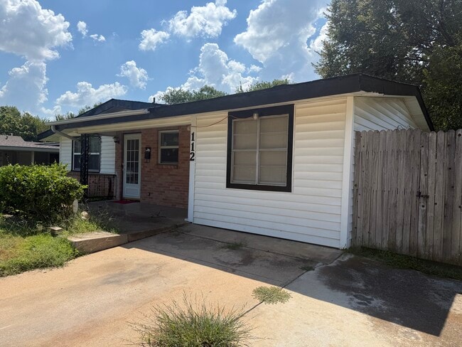 Building Photo - 112 Jenny Kay Ln