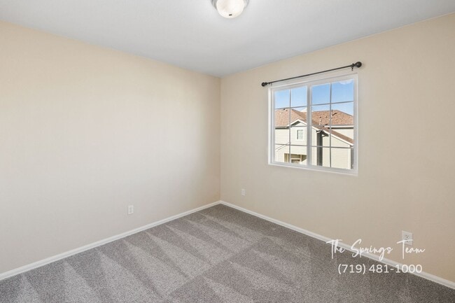 Building Photo - Charming 2BD/2.5BA Townhome with Attached ...