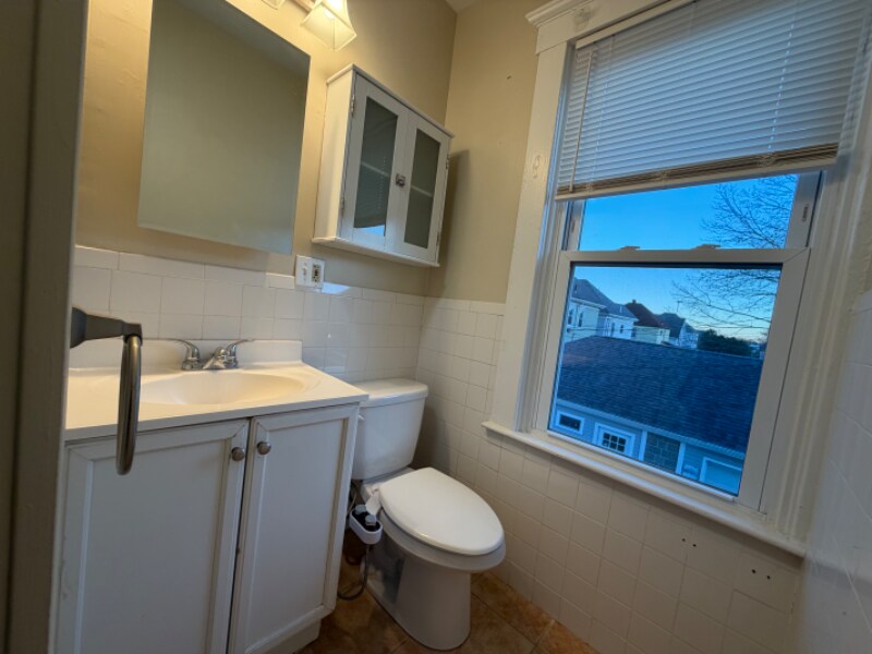 Building Photo - 320 Wood St