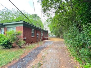 Building Photo - 2831 Parkway Ave
