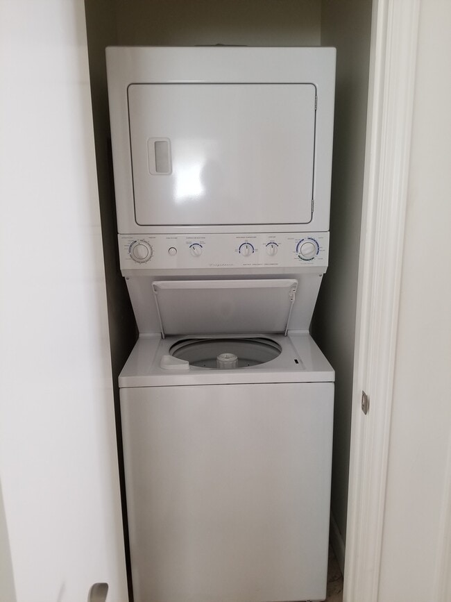 Building Photo - Oh my!!!  Downtown Sonora!