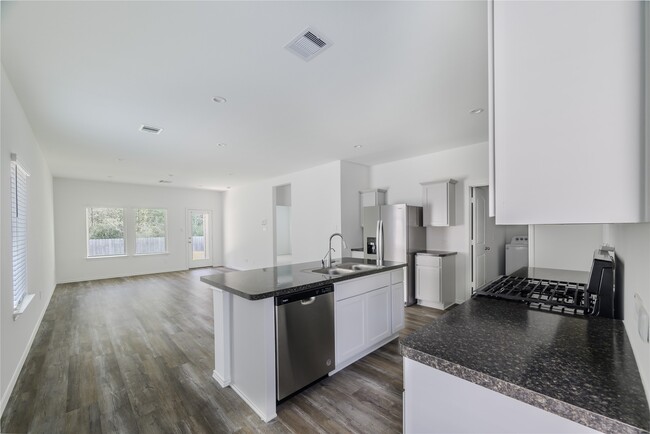 Building Photo - 24106 Juniper Hts Dr