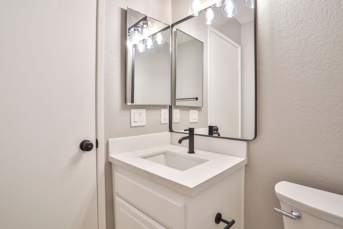Building Photo - 9369 Silverleaf Way