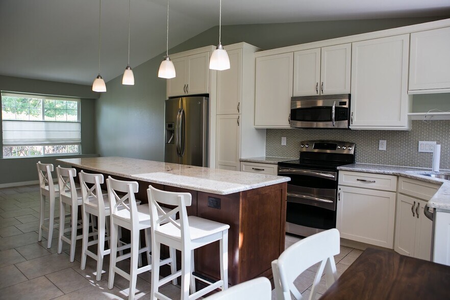 Building Photo - 4780 W 125th Ave