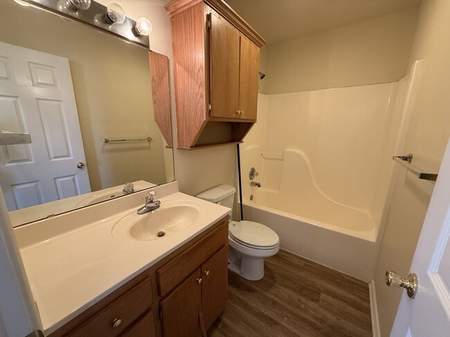 Building Photo - 5521 W 7th Ave