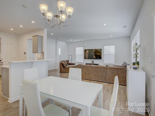 Building Photo - 13124 Rover St