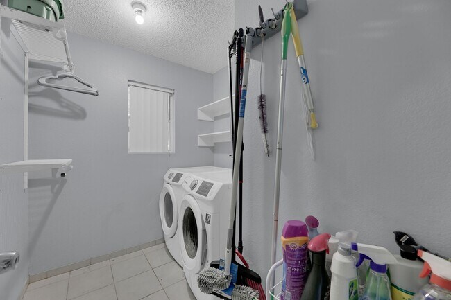 Building Photo - FULLY FURNISHED! ALL APPLIANCES INCLUDED!