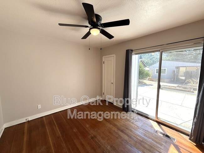 Building Photo - 191 E Washington Ave