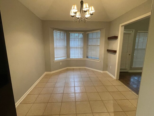 Building Photo - Leewood