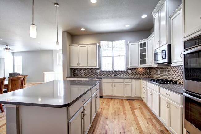 Building Photo - The Meadows 2 bed 2.5 bath Patio home low ...