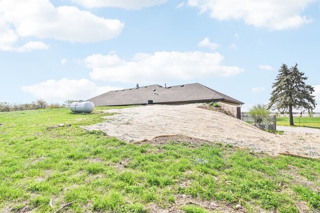 Building Photo - 1406 Busse Rd