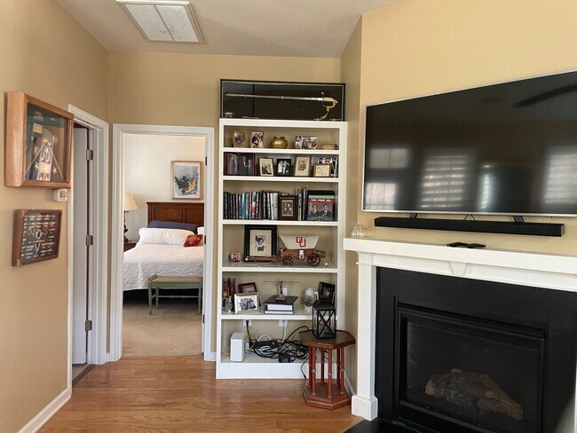 Building Photo - 1645 Cristalino Cir