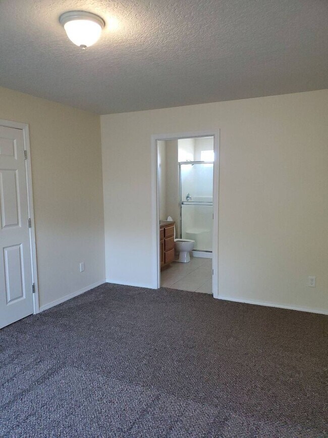 Building Photo - 460 Laguna Dr