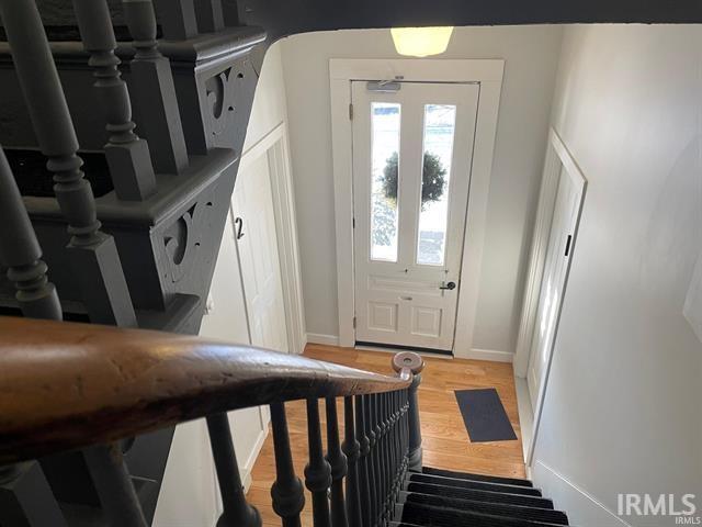 Building Photo - 726 W 6th St