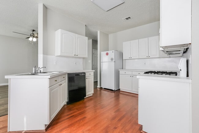 Building Photo - 503 Griffis Rd