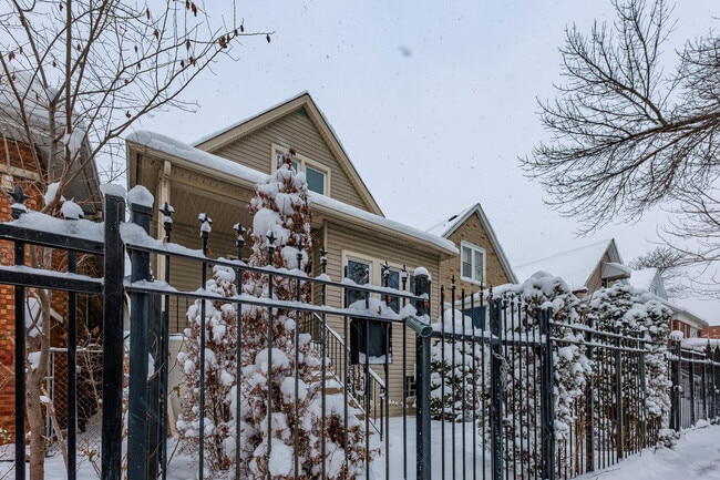 Building Photo - 2446 W 69th St