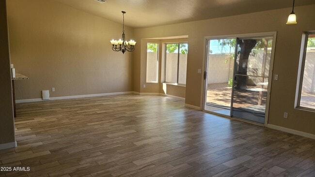 Building Photo - 1002 E Hearne Way