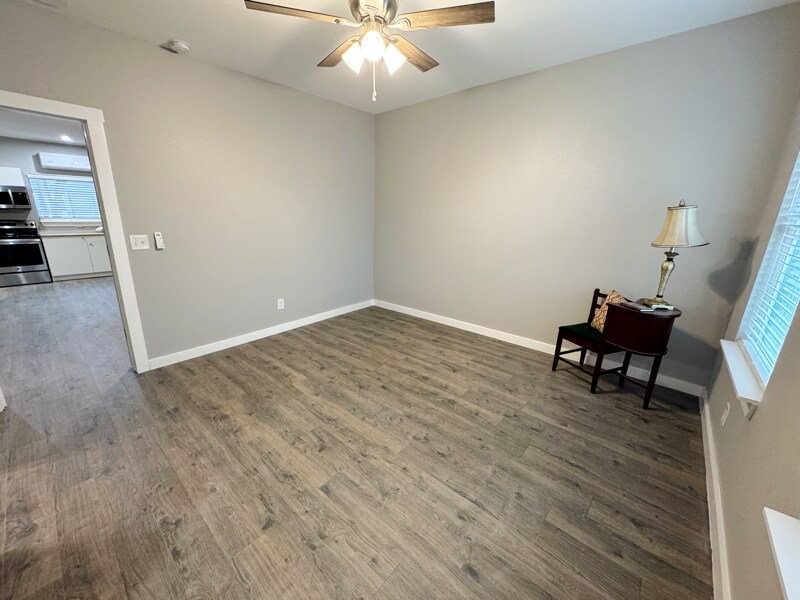 Building Photo - 142 Avant