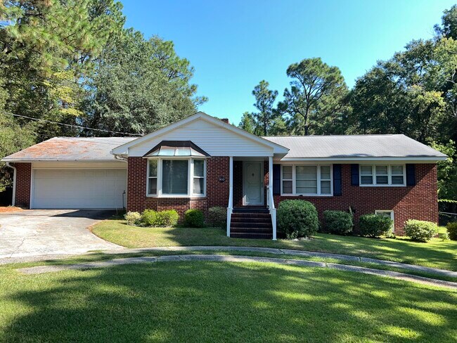 Primary Photo - 910 Wildwood Rd