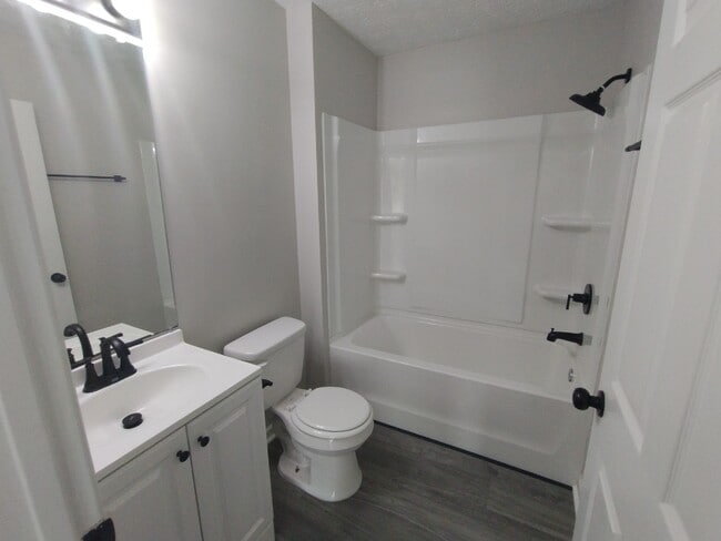 Building Photo - 5211 Crystal Ct