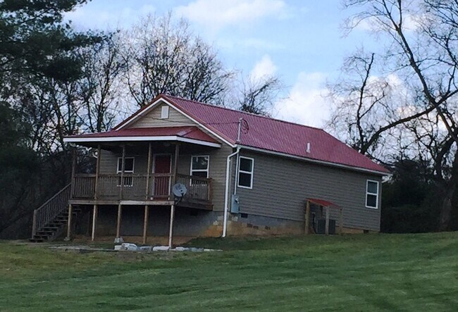 Building Photo - Charming 2-Bedroom Home with Porch & Storage Space