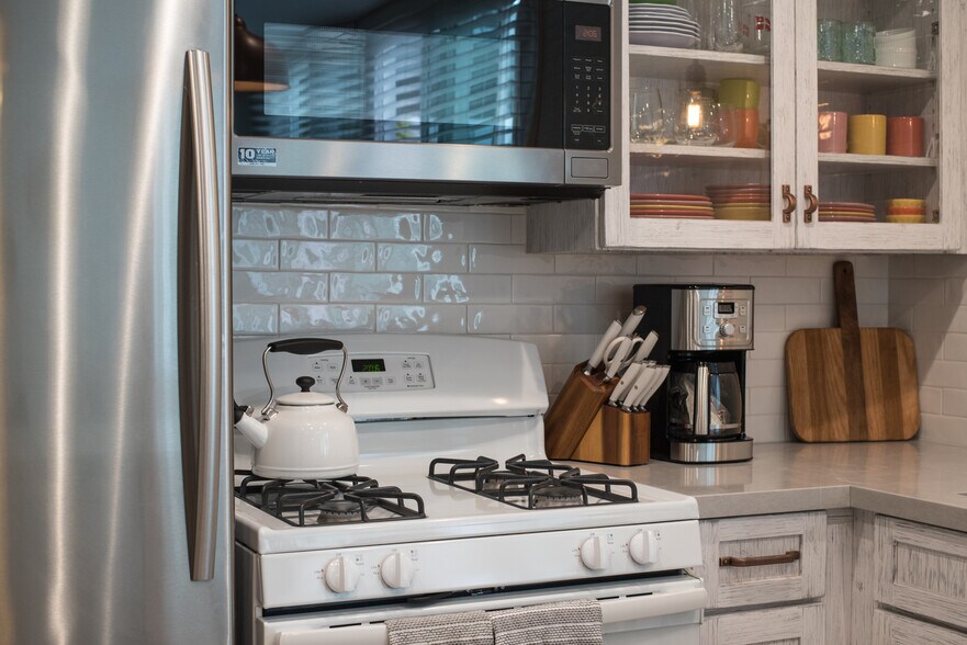 Building Photo - 4880 Sandyland Rd