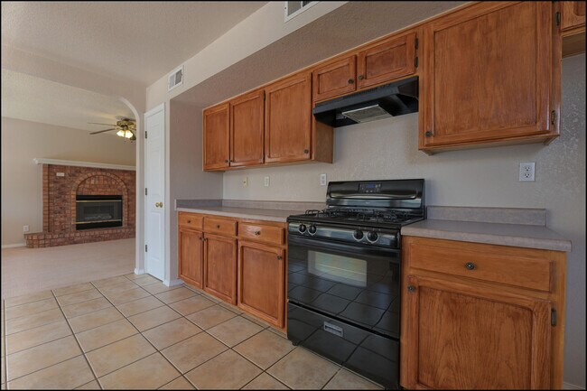 Building Photo - 7456 Luz De Lumbre Ave